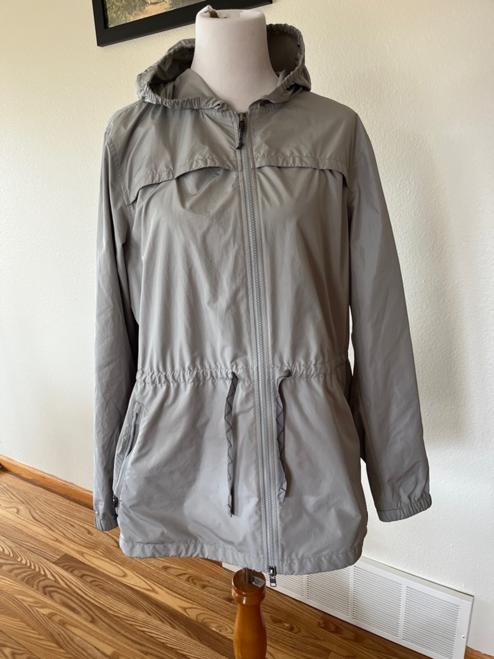 Patagonia water resistant Meriweather hoody XL; Drifter grey